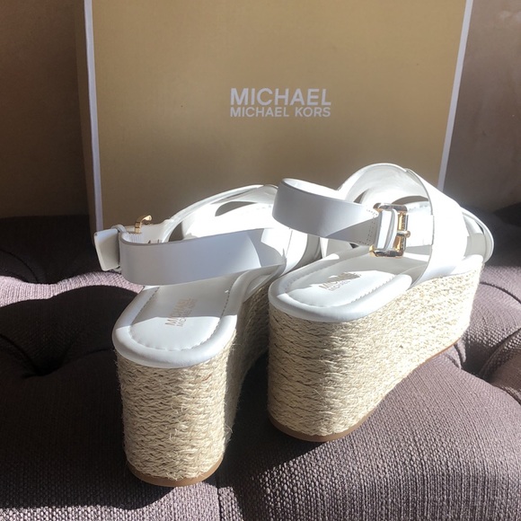 Michael Kors platform flats. Size 9M - Picture 5 of 6